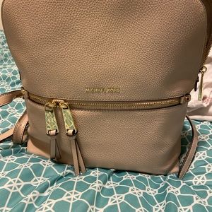 Michael Kors Rhea Medium Slim Backpack